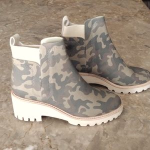 Dolce vita camo boots